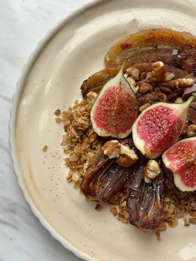 Coffee yoghurt topped with caramelised banana, figs, dates, walnuts and honey oats